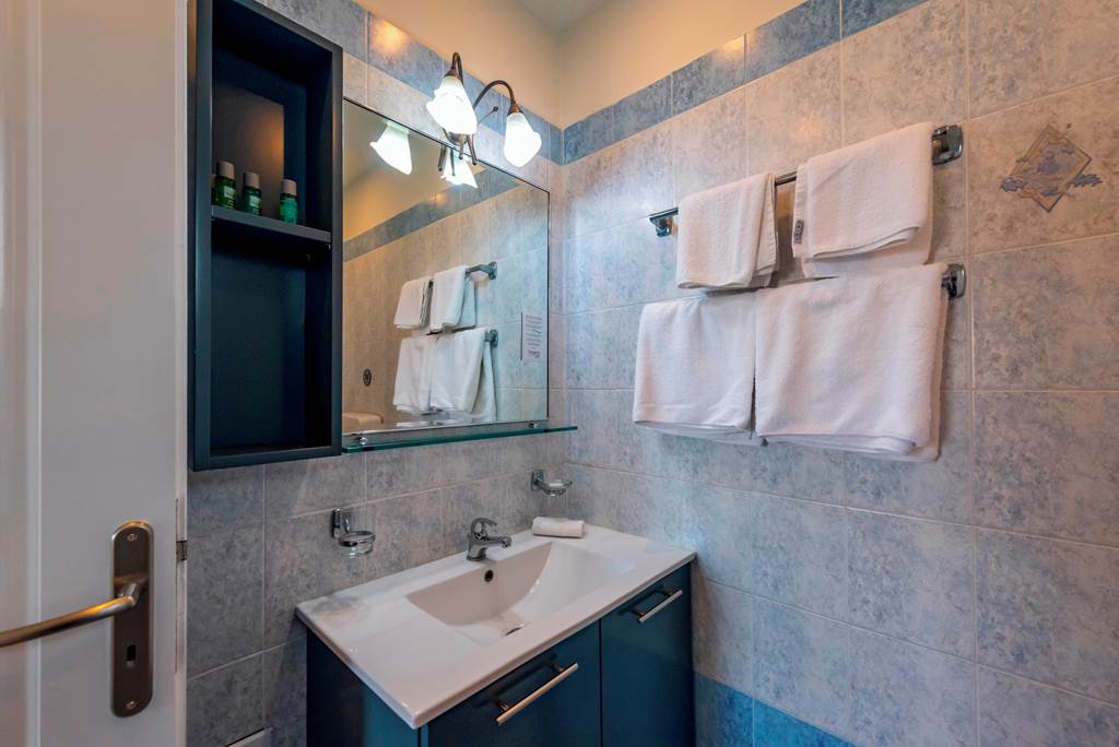 KLX_84320_Theoxenia_Hotel_Apartments_0922_03.jpg