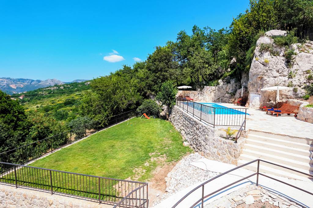 DBV_83508_Villa_Kamen_0122_06.jpg