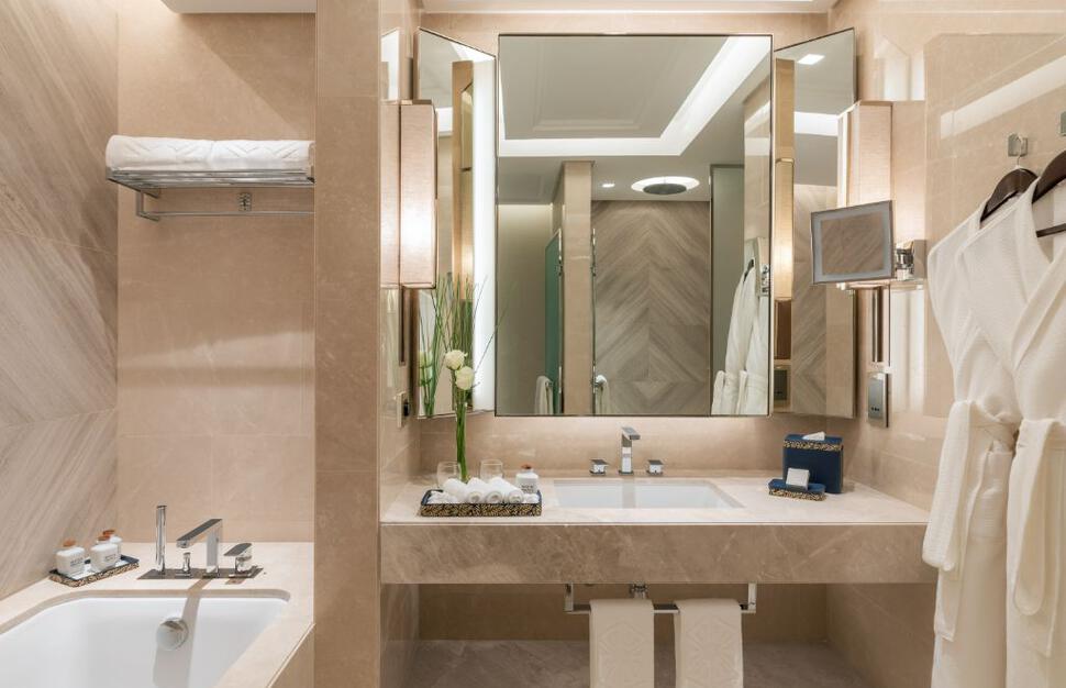 Taj-Exotica-Resort-Spa-The-Palm-Dubai-2.jpg