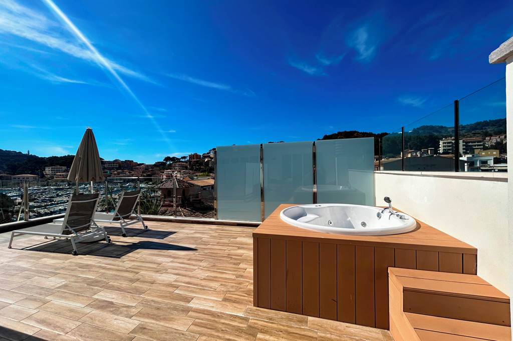 PMI_77817_FERGUS_Style_Soller_Beach_0523_09.jpg