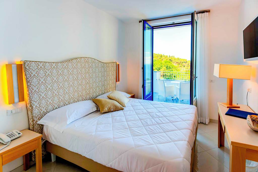 NAP_80154_Boutique_Hotel_Helios_0119_01.jpg