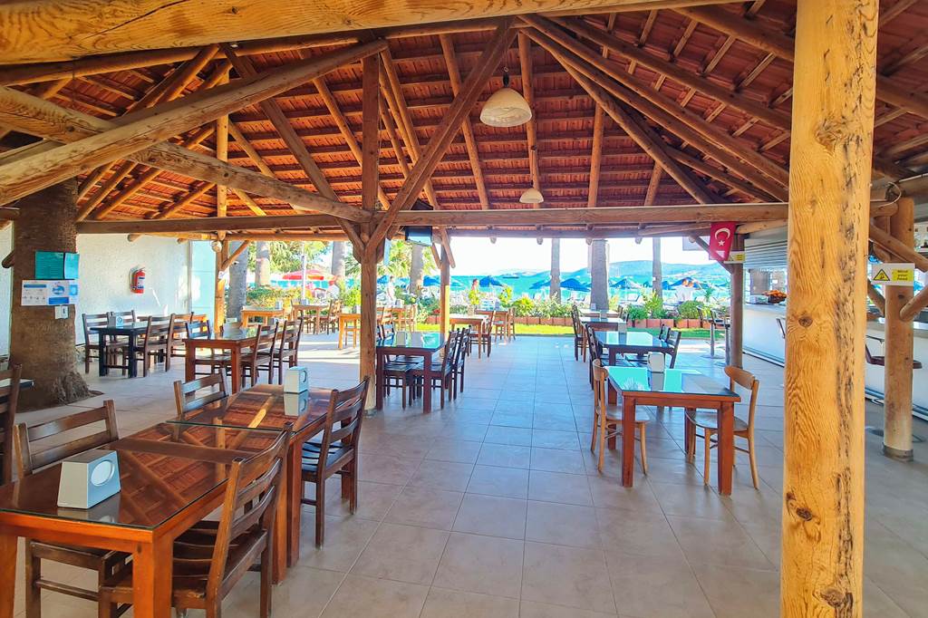 BJV_77347_Nagi_Beach_Hotel_0423_01.jpg