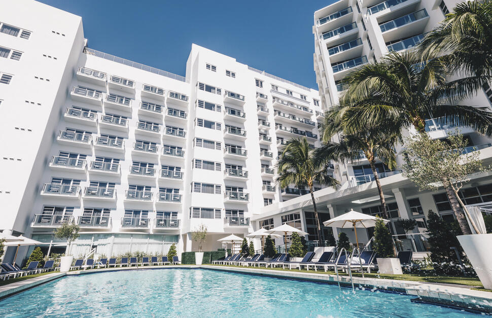 Cadillac-Hotel-Beach-Club-1.jpg