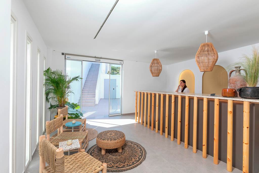 JTR_84577_Secret_View_Hotel_0323_27.jpg