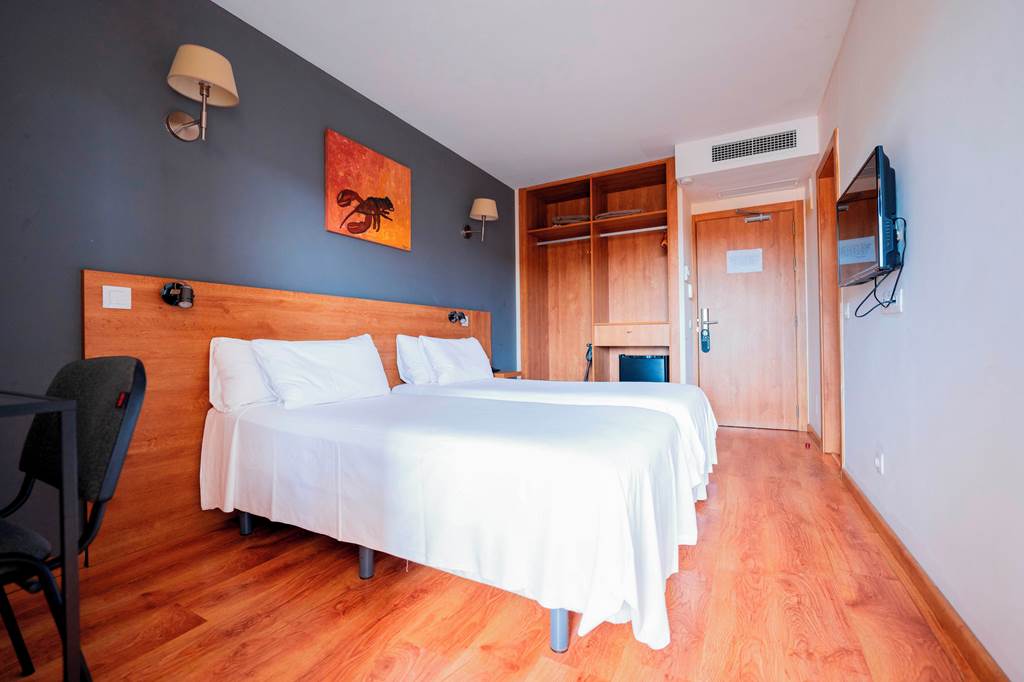 PMI_77930_Santa_Ponsa_Pins_0125_01.jpg