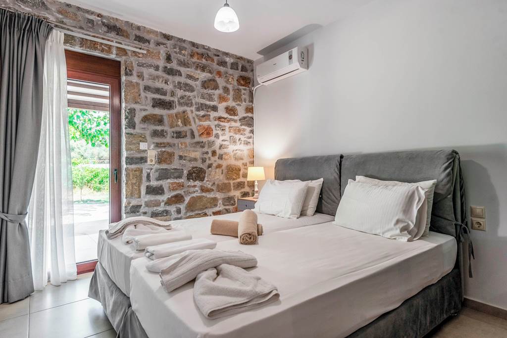 HER_88967_Ampelonas_Liatiko_Villa_0125_02.jpg