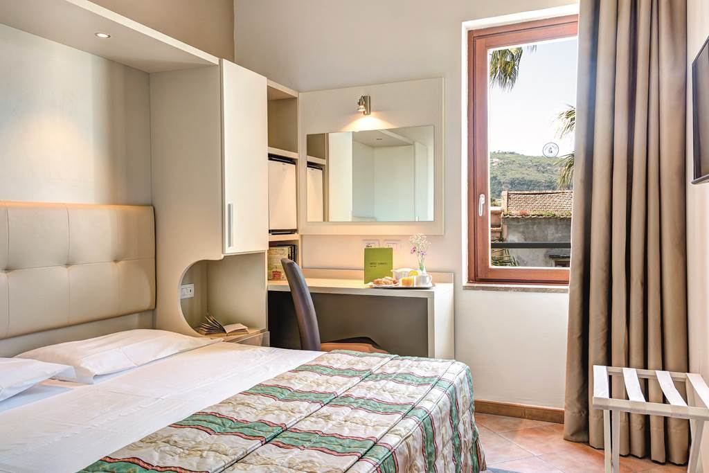 NAP_73282_Hotel_Caravel_1118_01.jpg