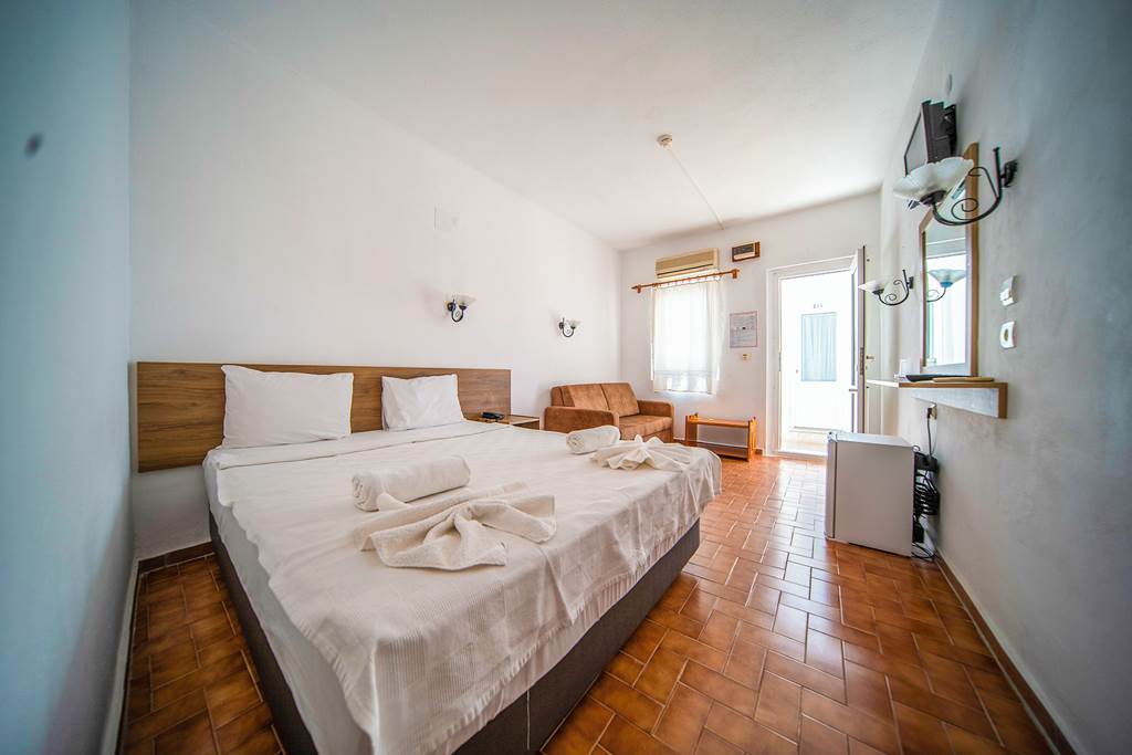BJV_77347_Nagi_Beach_Hotel_0423_19.jpg