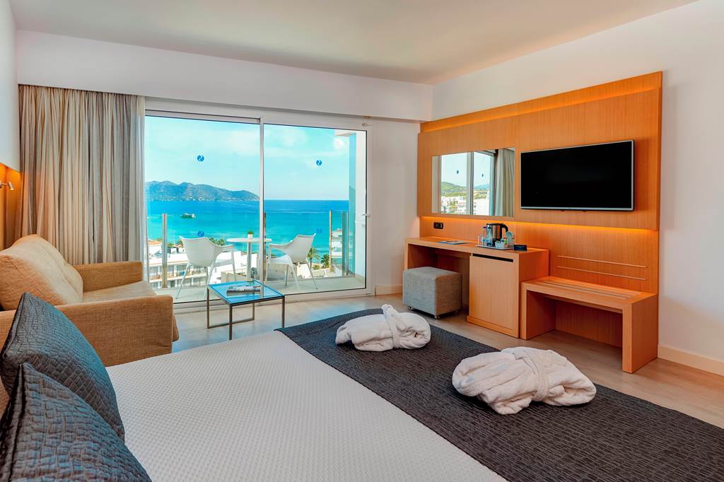 PMI_70348_CM_Playa_Del_Moro_0220_04.jpg