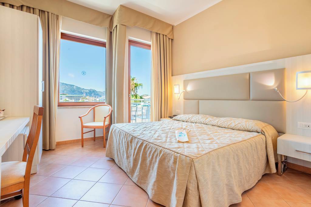 NAP_73282_Hotel_Caravel_1024_01.jpg