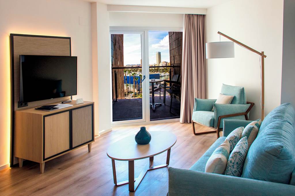 ALC_73259_Sercotel_Suites_Del_Mar_0319_07.jpg