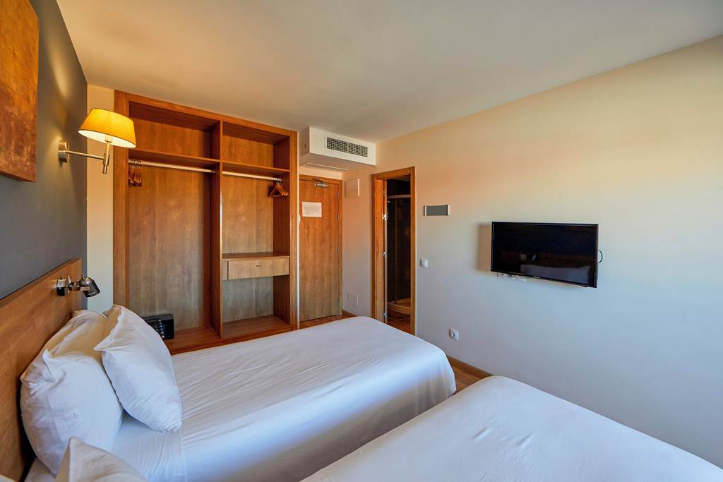 PMI_77930_Santa_Ponsa_Pins_1224_20.jpg