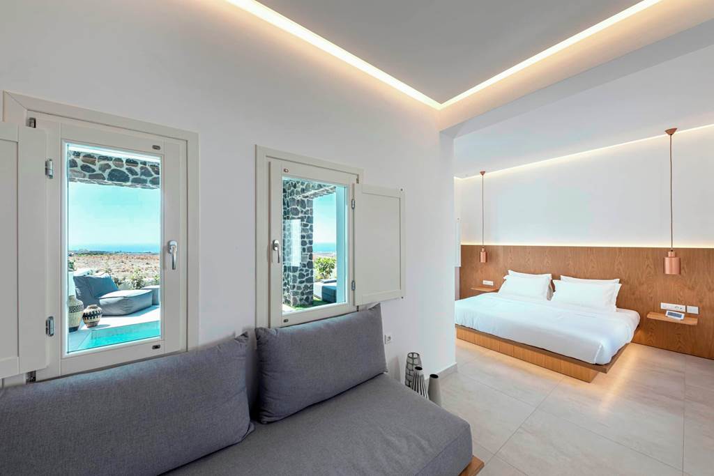 JTR_84577_Secret_View_Hotel_0323_30.jpg