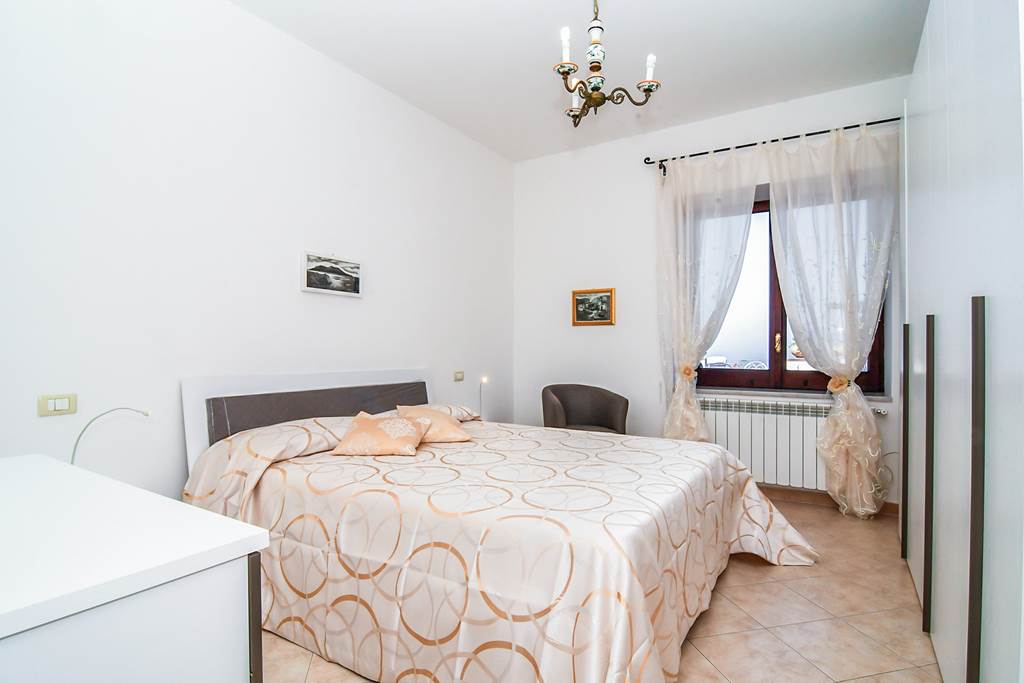 NAP_84513_Villa_Hillside_Retreat_1022_05.jpg
