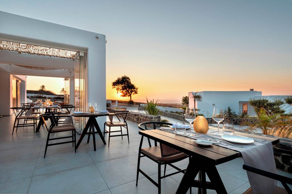 JTR_84577_Secret_View_Hotel_0323_25.jpg