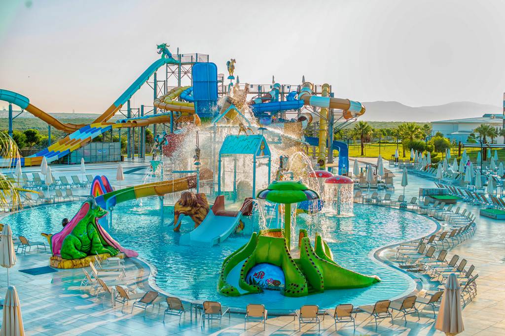 BJV_73010_Aquasis_Deluxe_Resort_&_Spa_1124_02.jpg