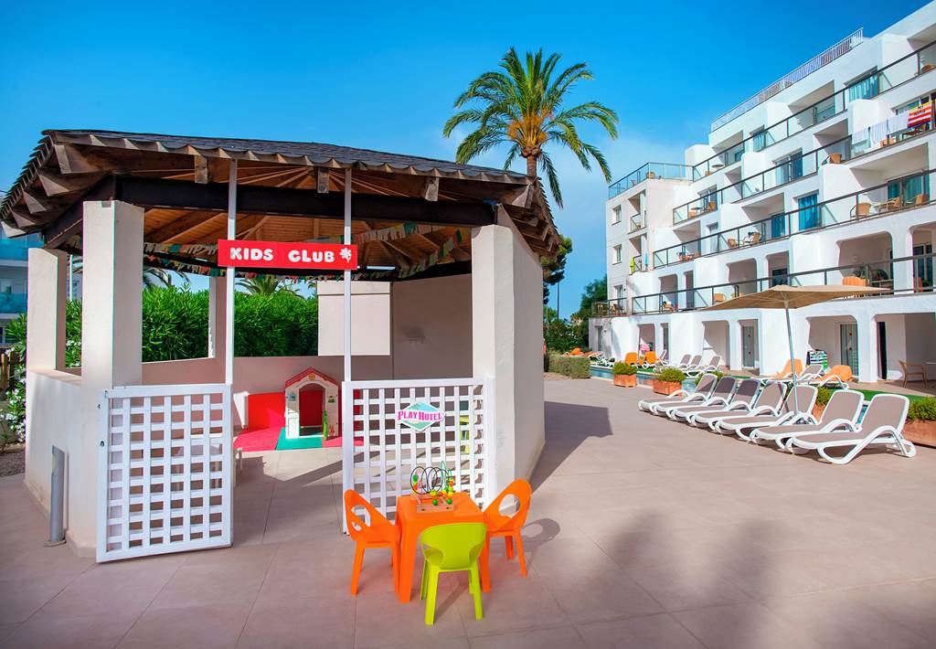 PMI_82781_Aparthotel_Ses_Fotges_0822_02.jpg