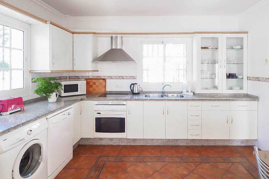 AGP_88530_Villa_Buganvilla_Nerja_1124_01.jpg