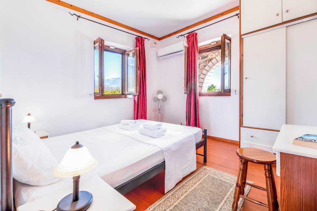 KLX_86810_Villa_Mulberry_Stoupa_1124_16.jpg