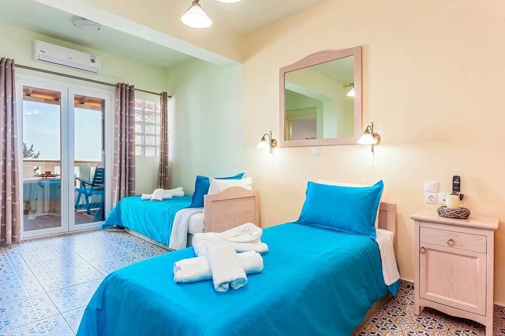 JSI_82097_Stafylos_Suites_0120_05.jpg