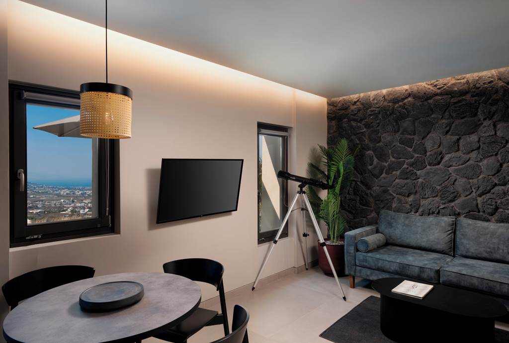 JTR_88552_Apikia_Santorini_Suites_1024_08.jpg