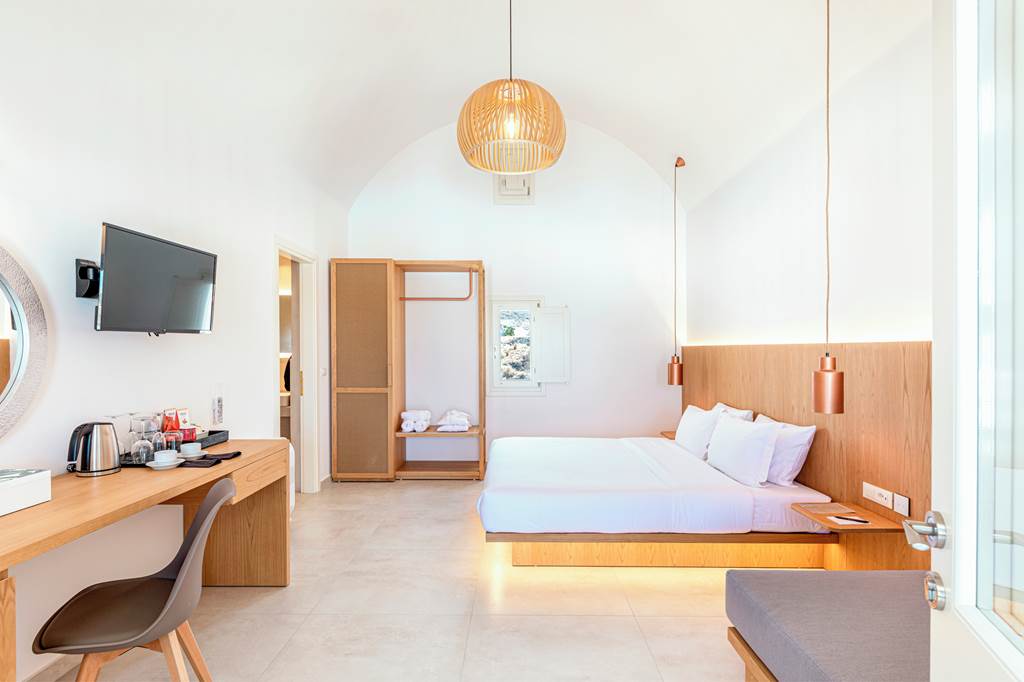 JTR_84577_Secret_View_Hotel_1122_08.jpg