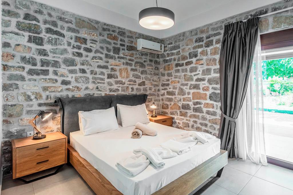 HER_88967_Ampelonas_Liatiko_Villa_0125_04.jpg