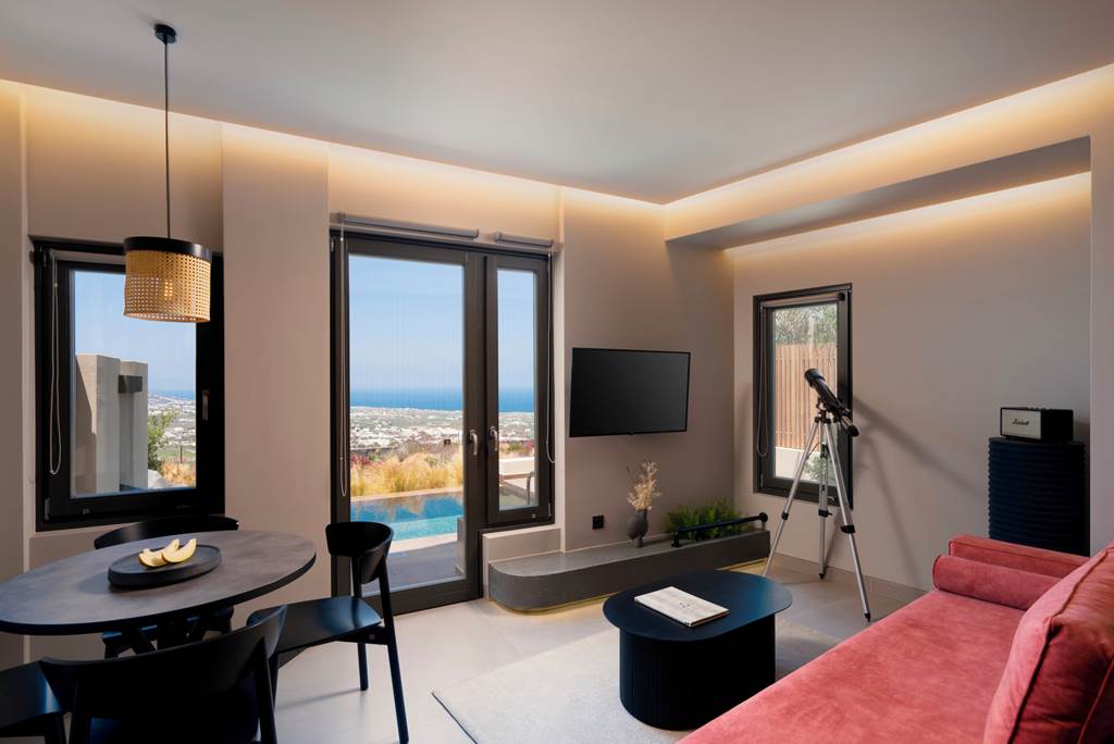 JTR_88552_Apikia_Santorini_Suites_1024_12.jpg