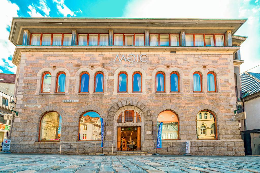 BGO_84597_Magic_Hote_Korskirke_1122_03.jpg