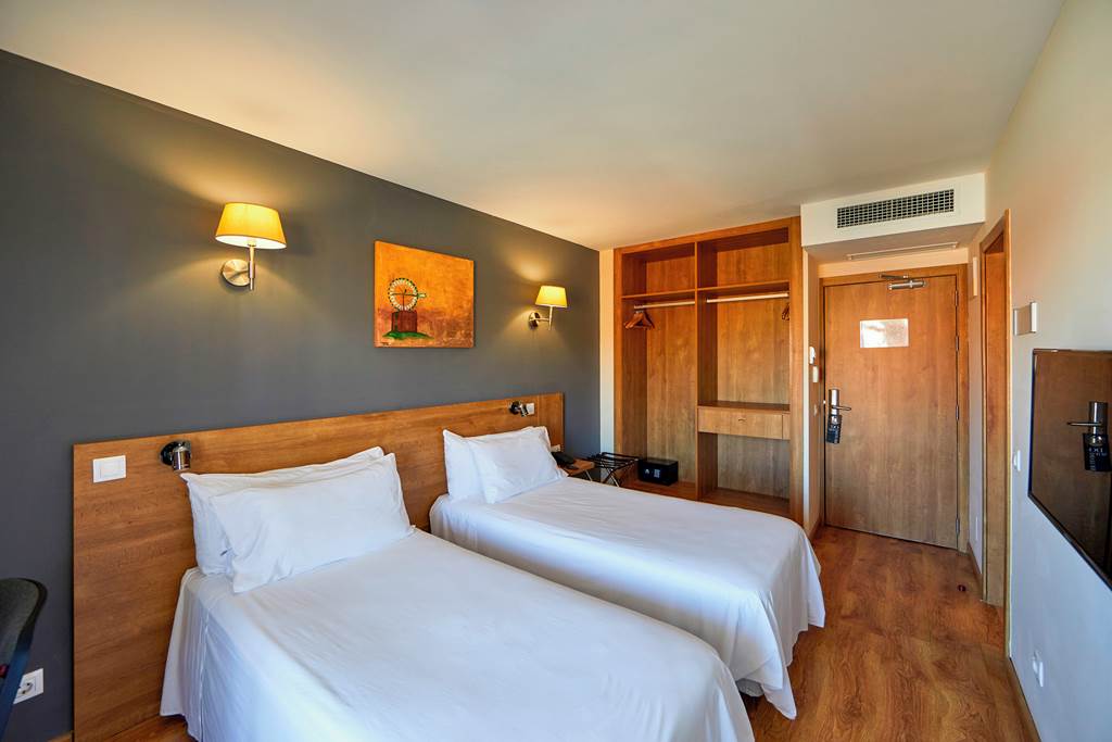 PMI_77930_Santa_Ponsa_Pins_1224_23.jpg