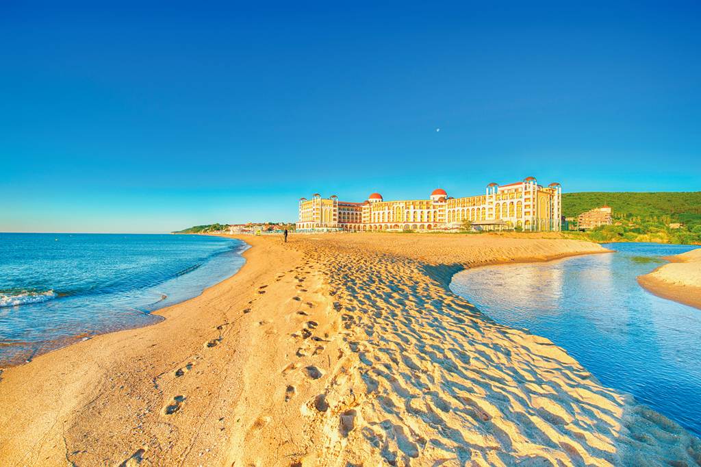 BOJ_84442_Alua_Helios_Bay_1222_09.jpg