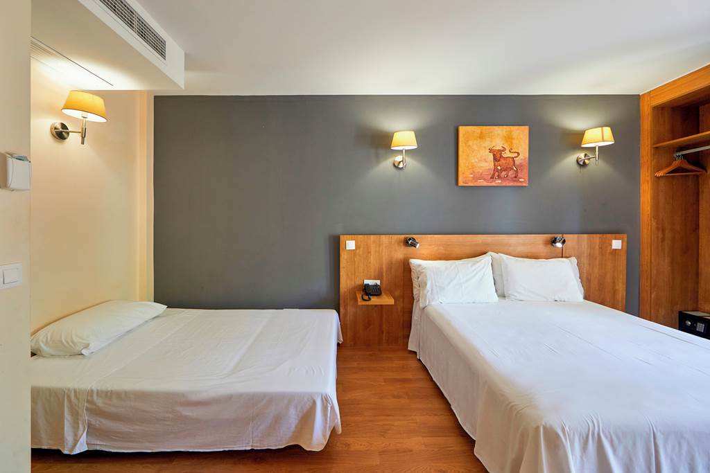 PMI_77930_Santa_Ponsa_Pins_1224_29.jpg