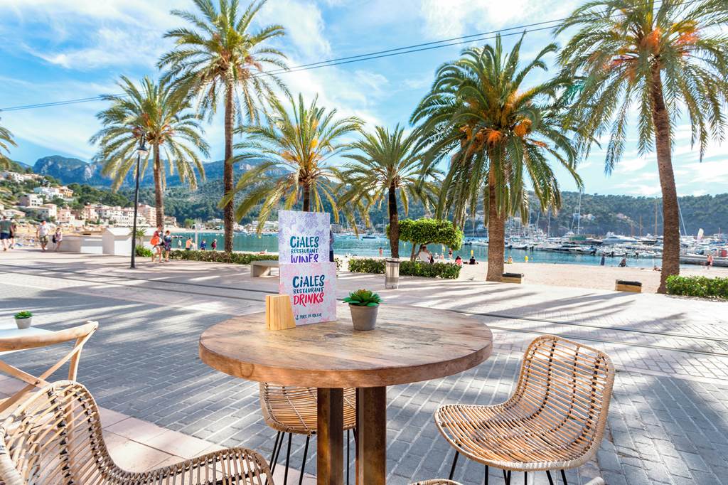 PMI_77817_FERGUS_Soller_Beach_0619_15.jpg
