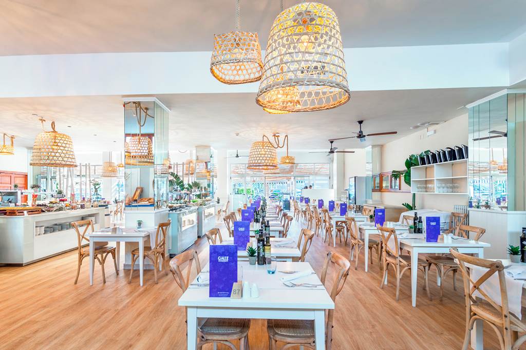 PMI_77817_FERGUS_Soller_Beach_0619_14.jpg