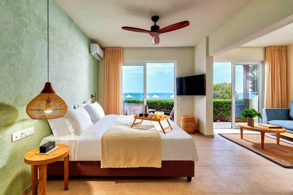 HER_84787_Vasia_Sea_Retreat_0823_11.jpg
