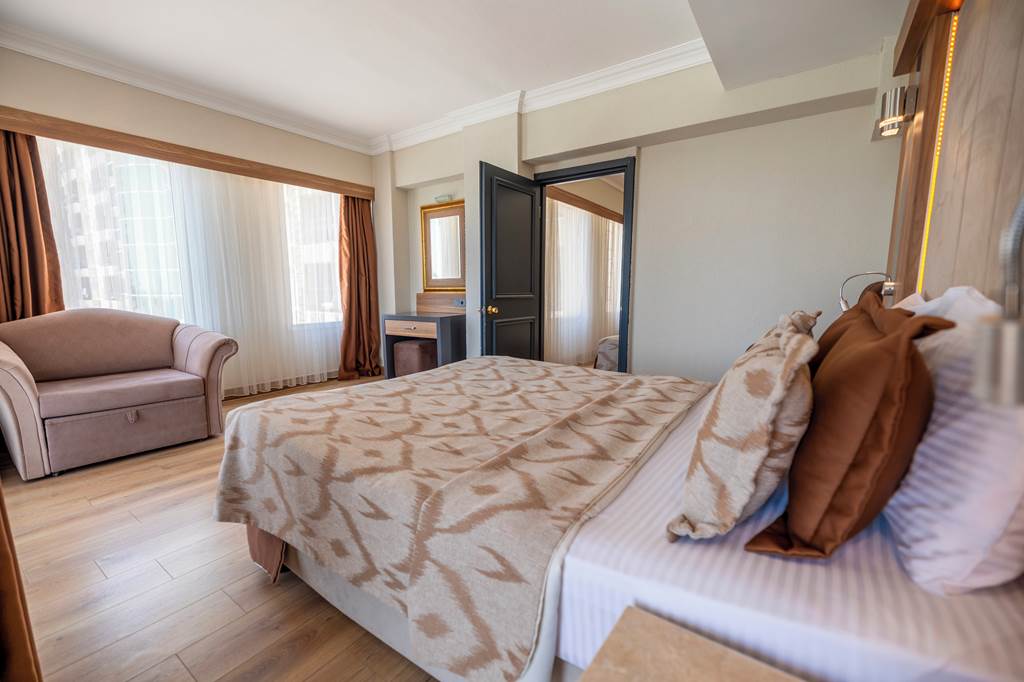 BJV_86711_Laur_Hotel_1024_03.jpg
