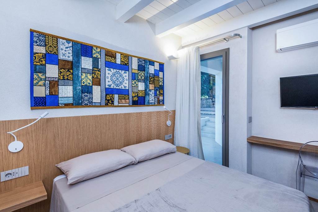 OLB_87600_Villa_Seacrest_View_0524_13.jpg
