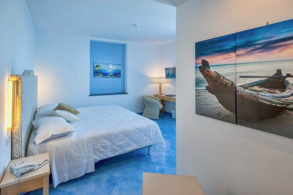 NAP_80154_Boutique_Hotel_Helios_0623_03.jpg