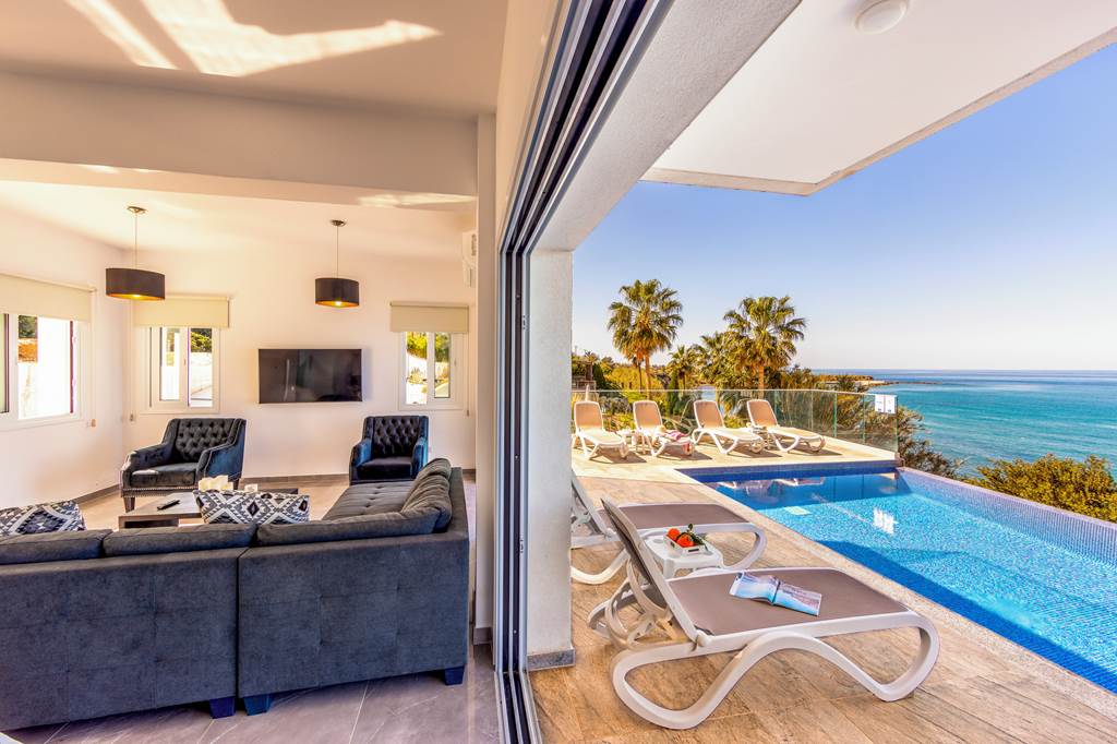 PFO_86875_Pomos_Seashore_Villa_0324_14.jpg