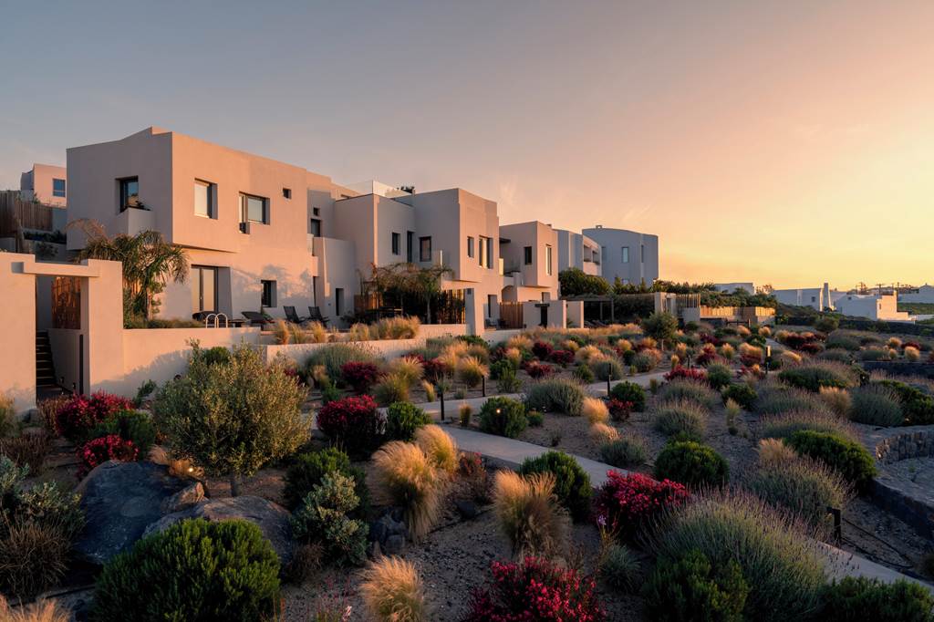 JTR_88552_Apikia_Santorini_Suites_1024_10.jpg