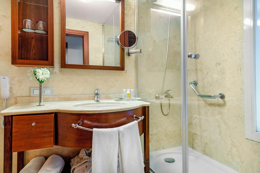 DLM_81543_Marti_Resort_0623_06.jpg