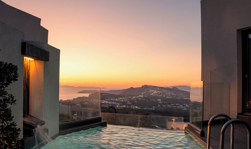 JTR_88552_Apikia_Santorini_Suites_1024_01.jpg