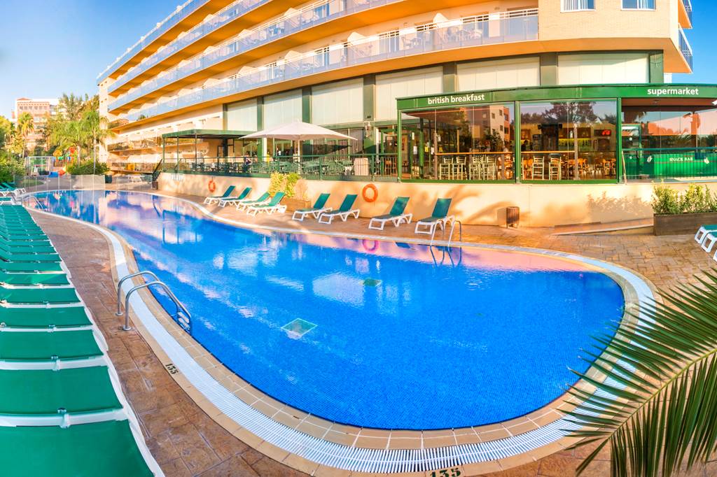 REU_75832_SunClub_Apts_0717_01.jpg