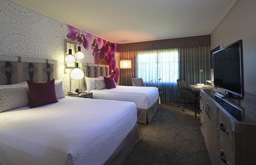 Loews-Royal-Pacific-Resort-at-Universal-Orlando-3.jpg
