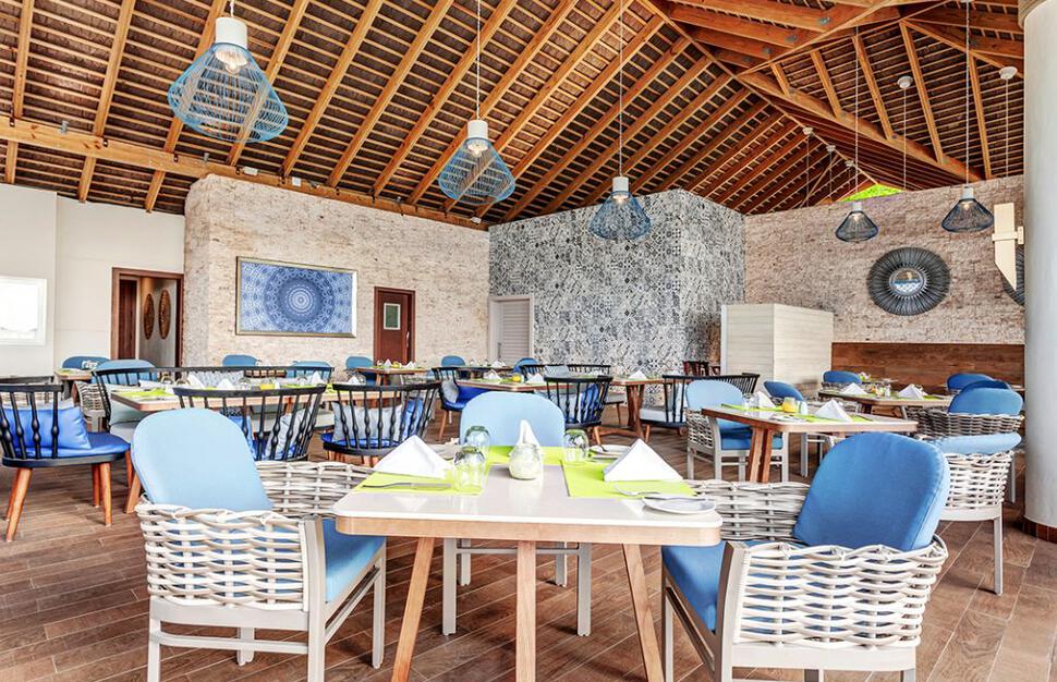Royalton-Antigua-An-Autograph-Collection-All-Inclusive-Resort-23.jpg