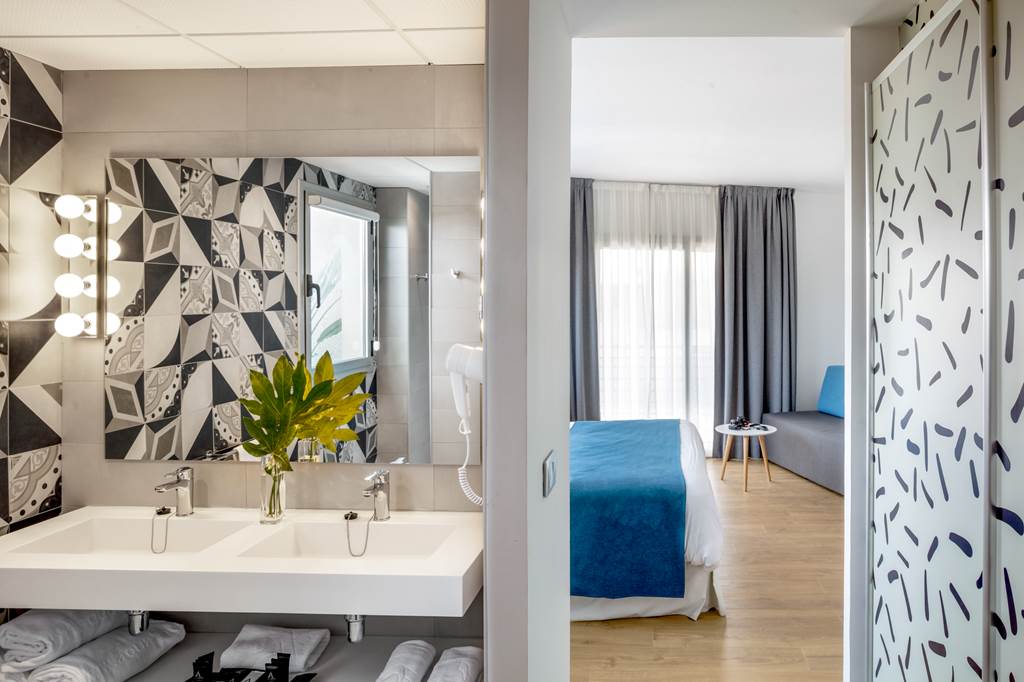 GRO_73328_Aqua_Htl_Onabrava_0818_07.jpg