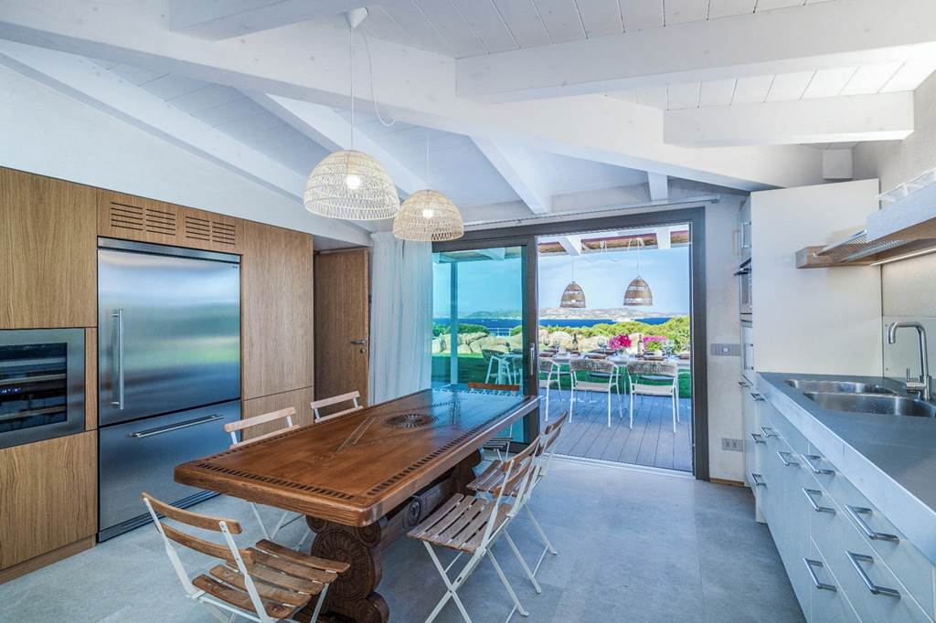 OLB_87600_Villa_Seacrest_View_0524_09.jpg