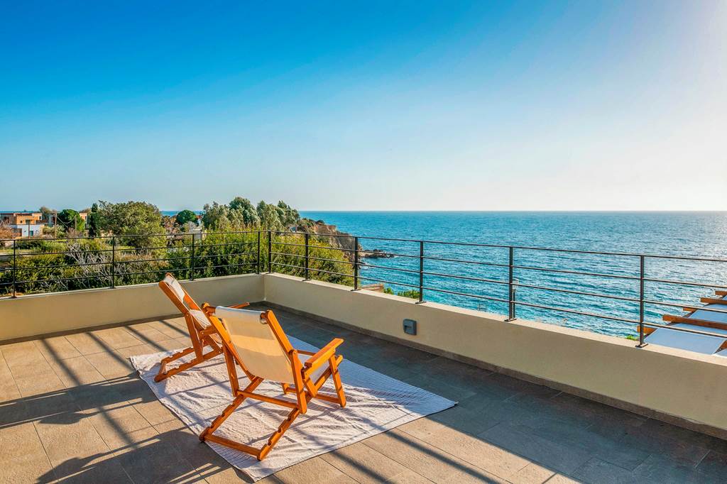 RHO_85640_Villa_South_Key_0723_08.jpg