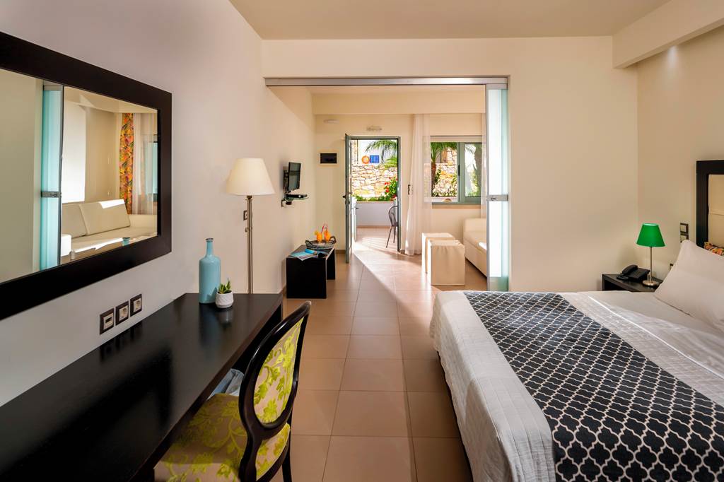 HER_70935_Angela_Suites_Boutique_Hotel_1121_07.jpg