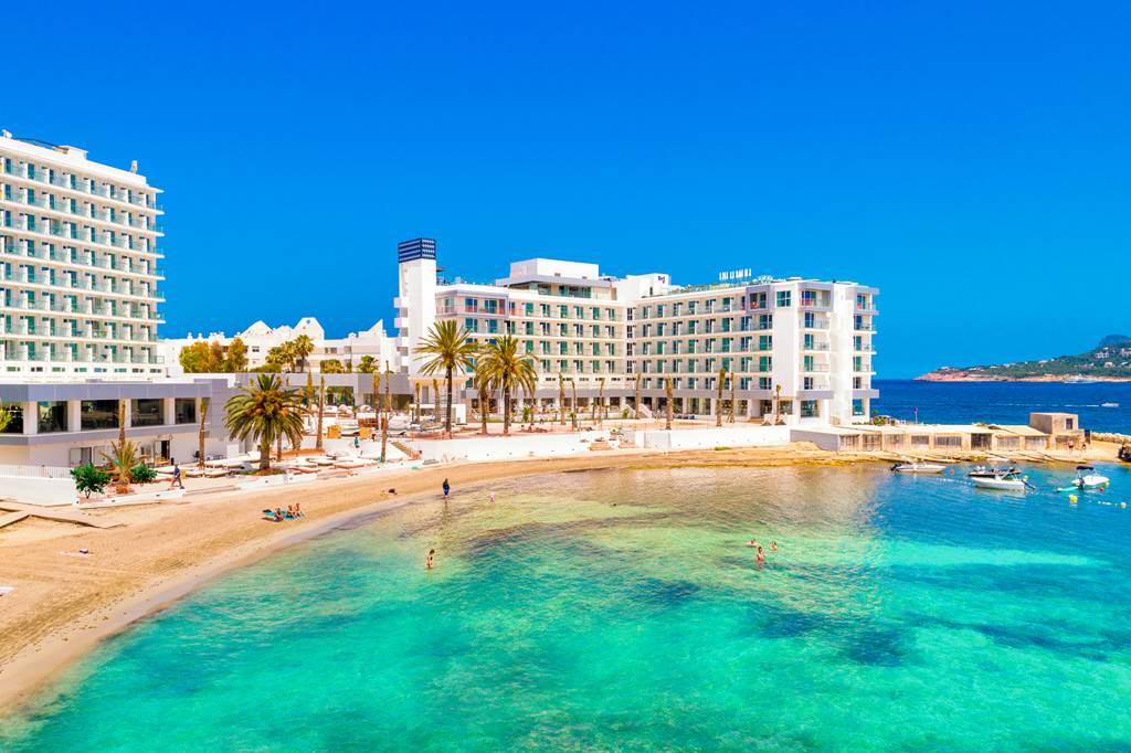 IBZ_79680_Amare_Beach_Hotel_Ibiza_0619_02.jpg